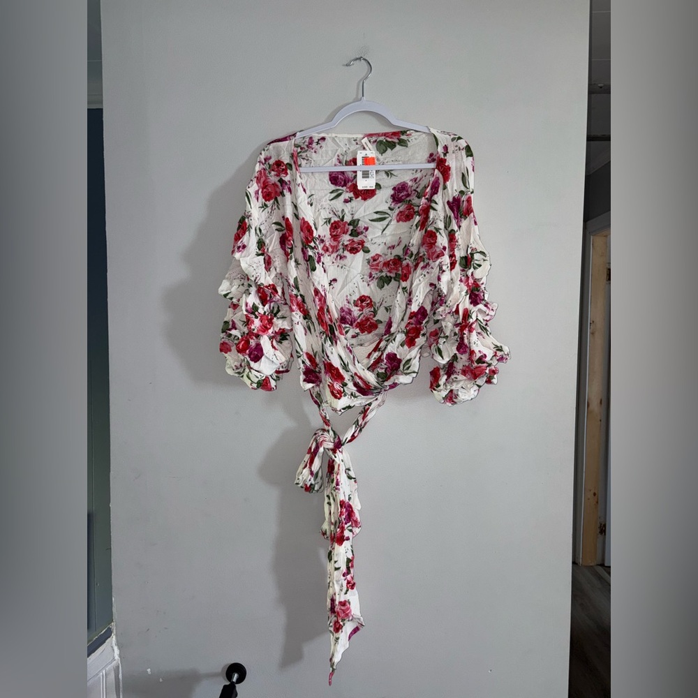 Skylar + Madison • White Floral Cross Front Tie Blouse (NWT)